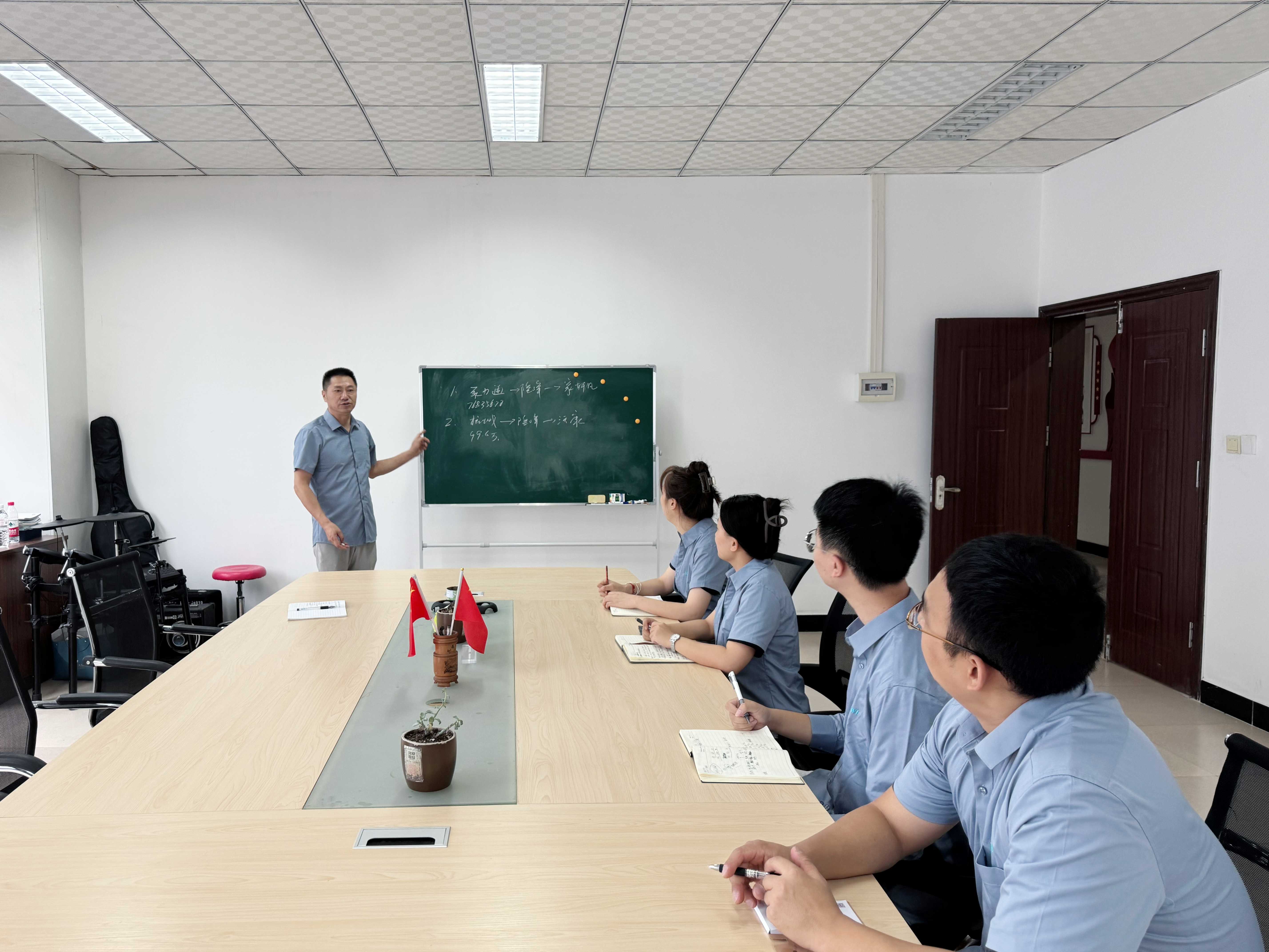 【身边榜样】险峰物流业务部：锐意进取 勇攀高峰