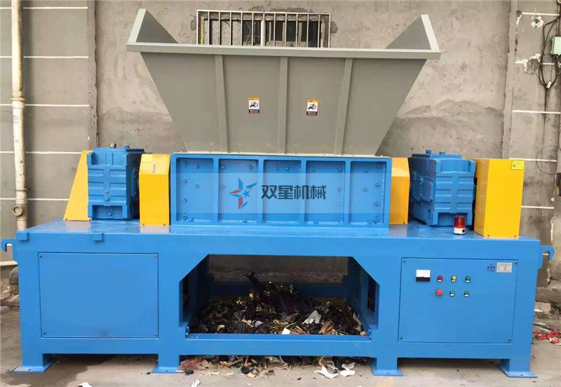 废铁撕碎机设备型号不同产量不同