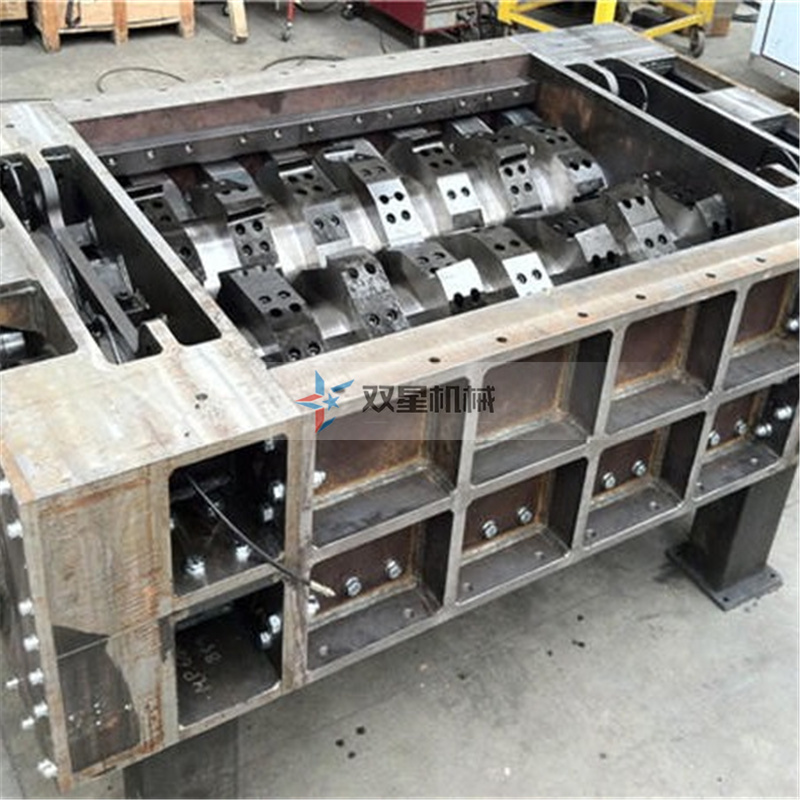 双轴撕碎机刀具结构特点及工作特性
